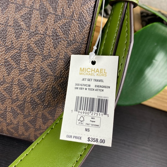 Michael Kors Jet Set Xbody W Tech Attch - Picture 5 of 10